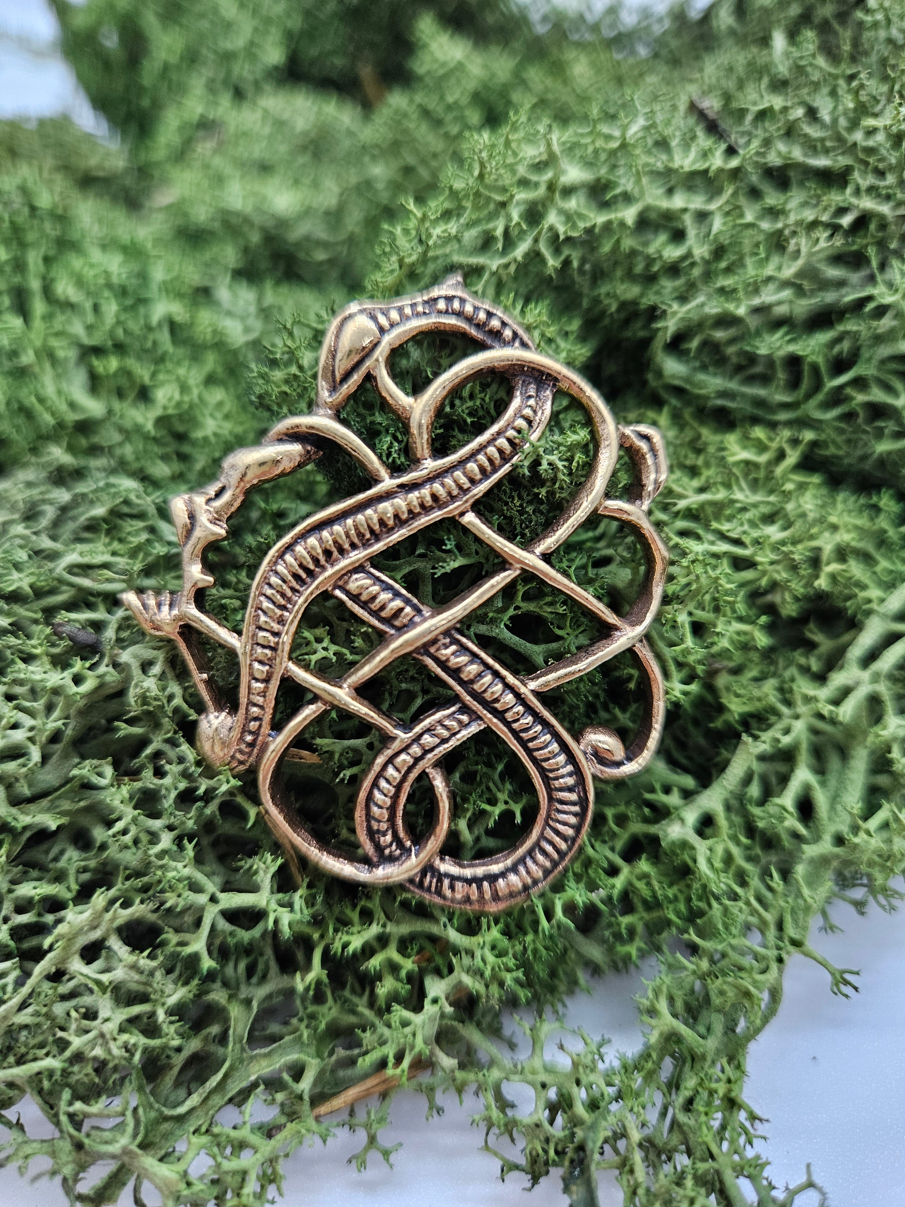 Nidhogg i Urnesstil - Bronsjeanheng