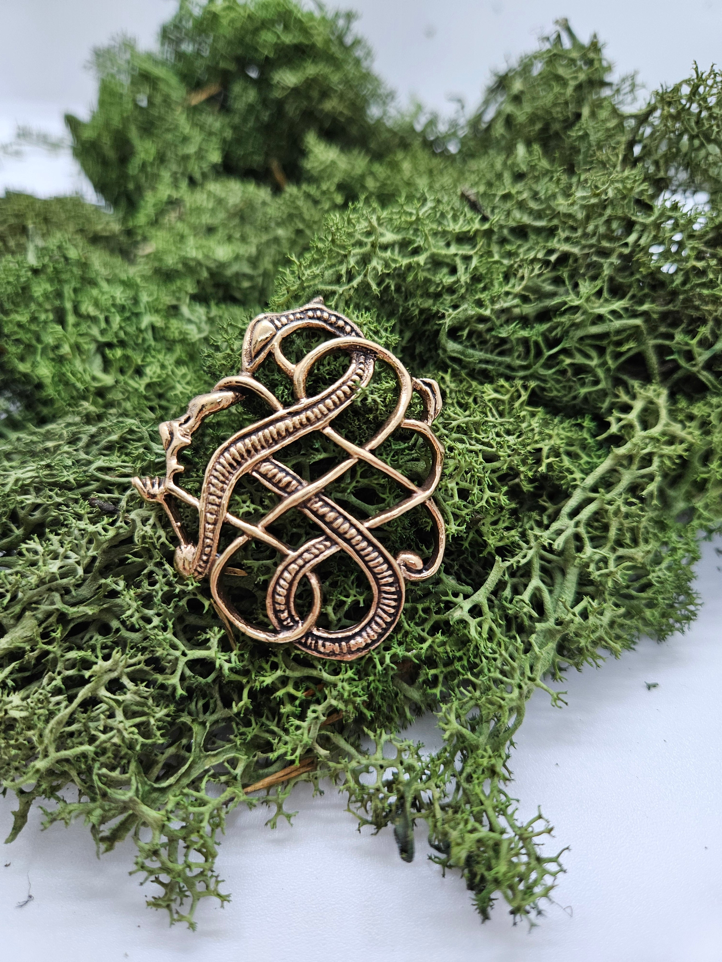 Nidhogg i Urnesstil - Bronsjeanheng