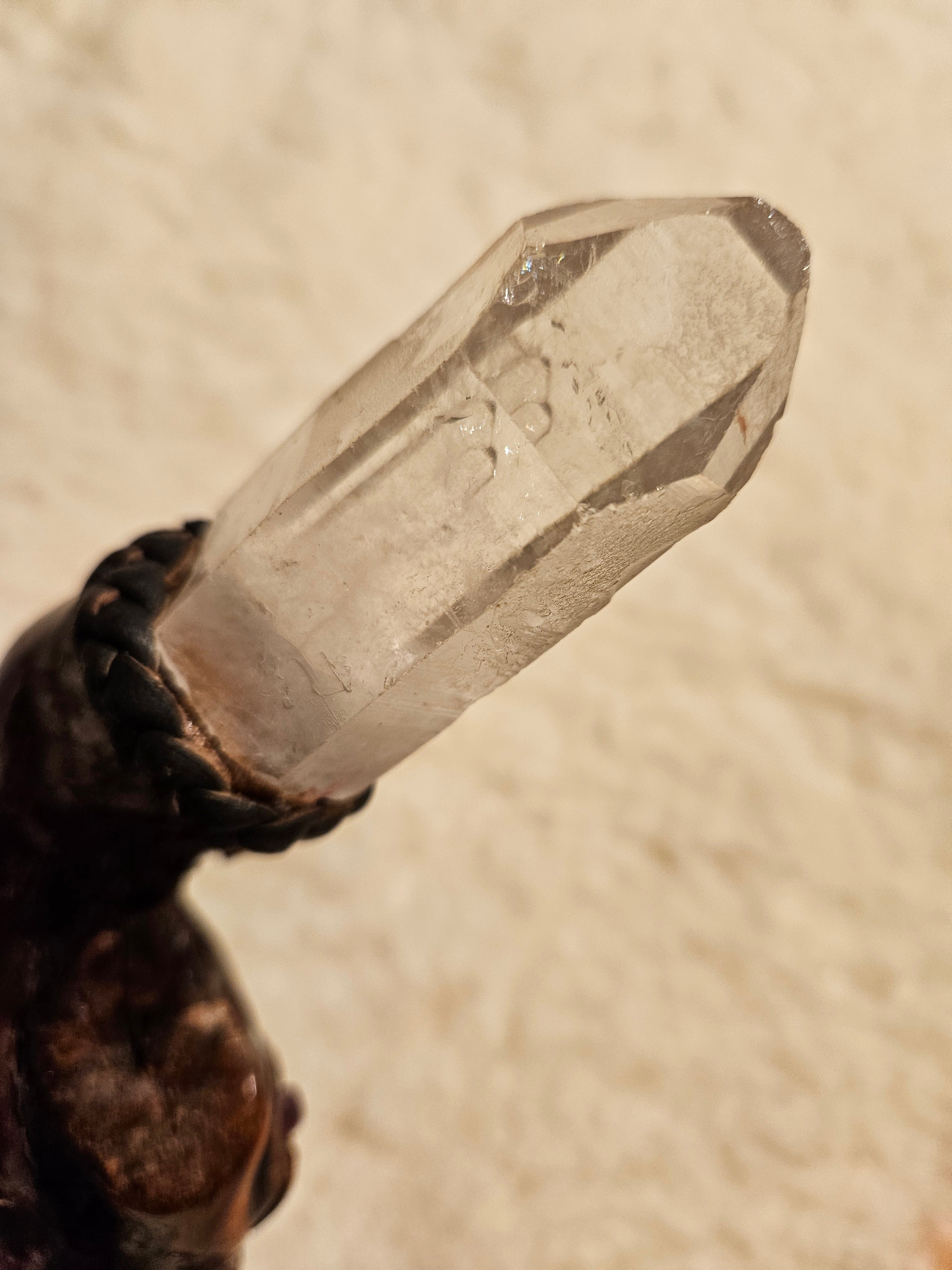 Krystallstav av Vindruerot og Bergkrystall