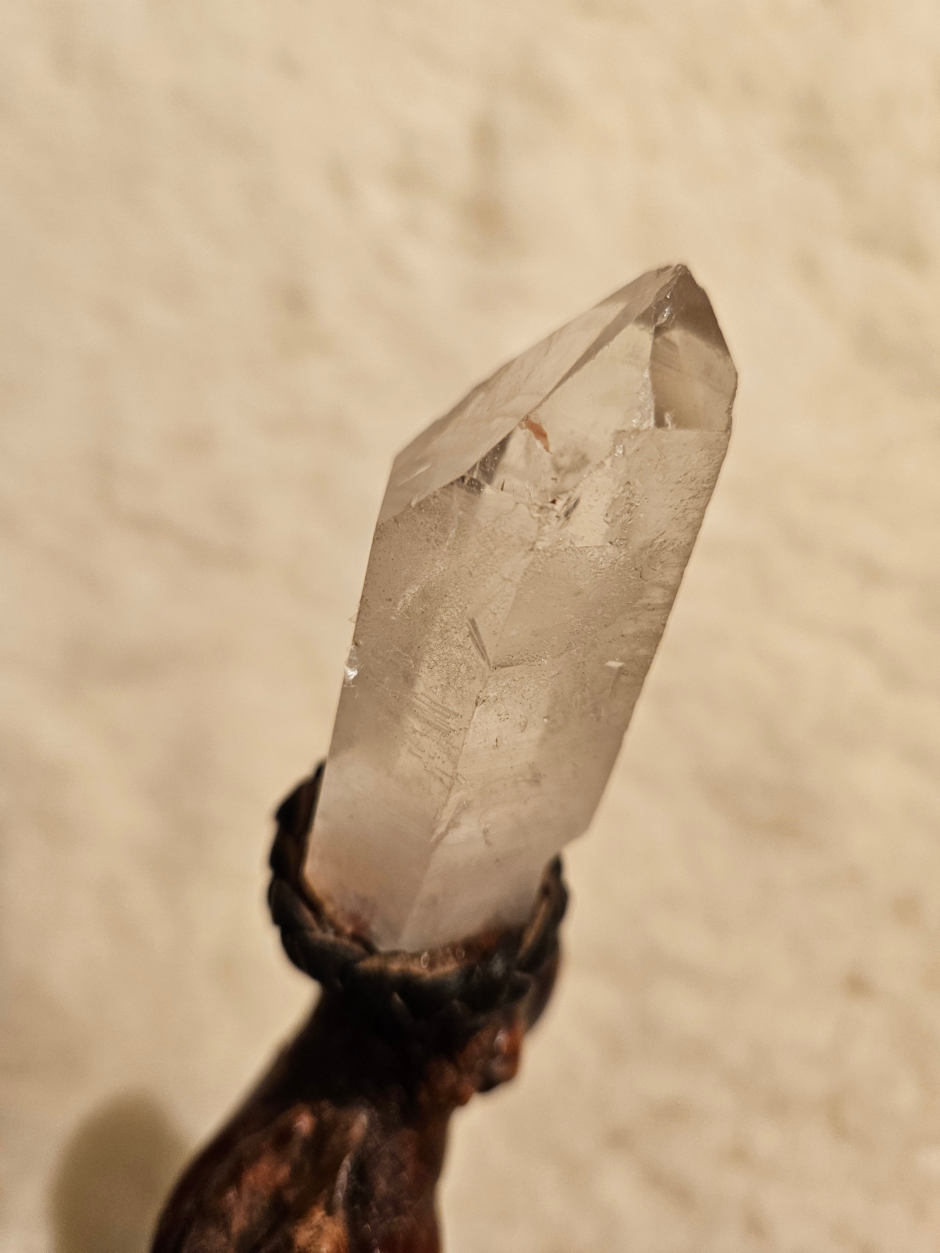 Krystallstav av Vindruerot og Bergkrystall