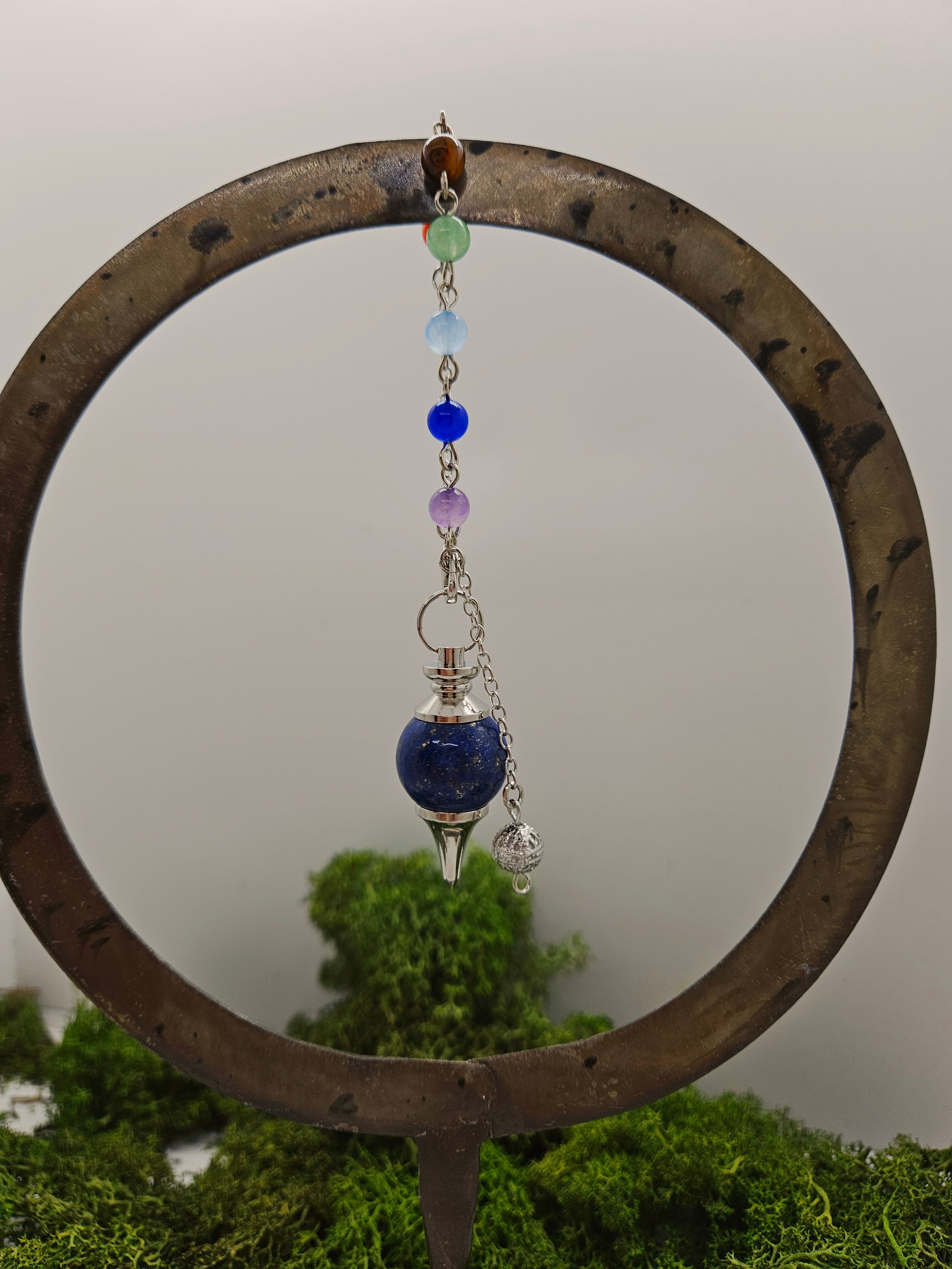 Lapis Lazuli Pendel - Rund med Chakrasnor