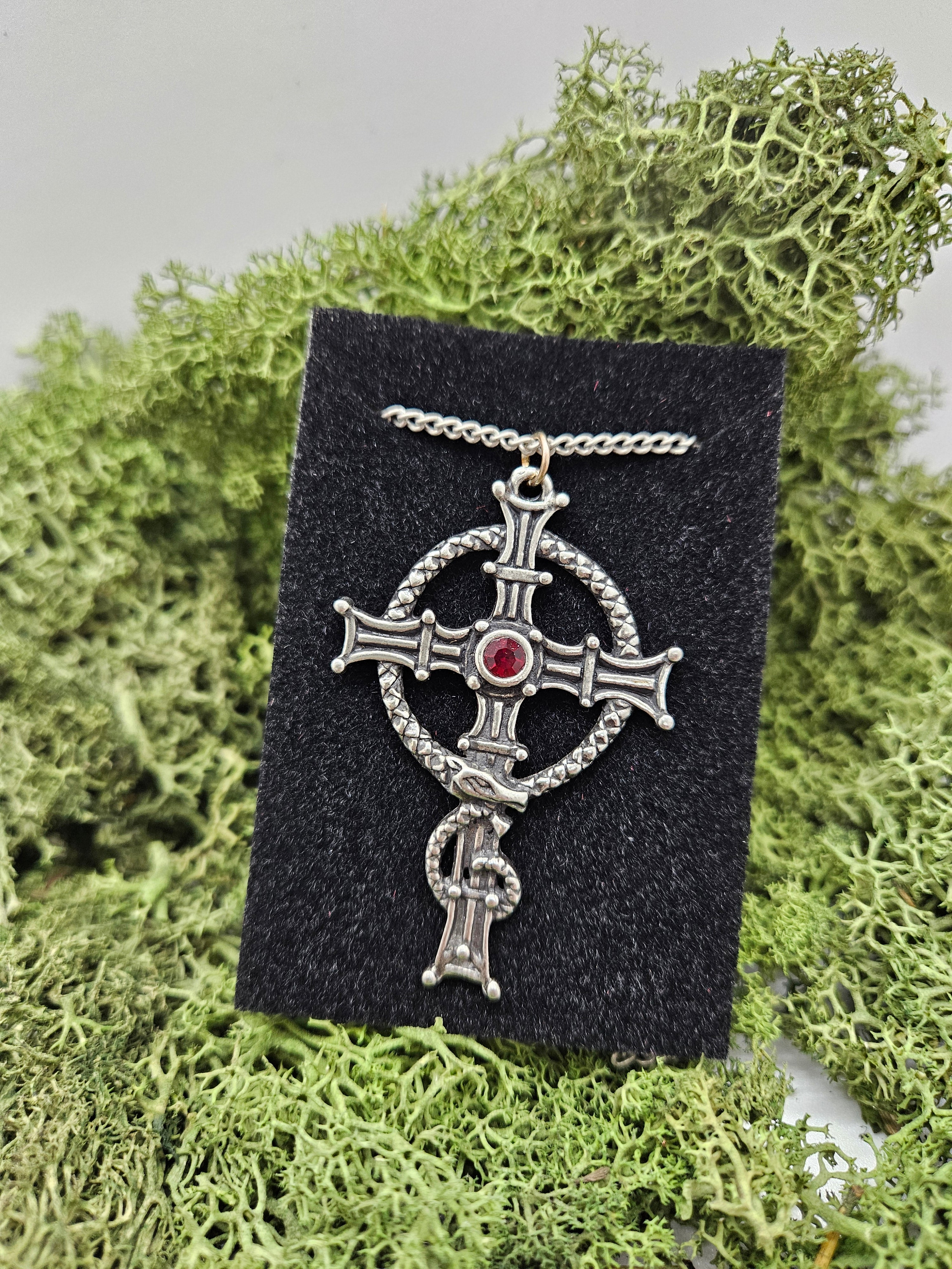 Kors med Lock Ness - Anheng Celtic Sorcery