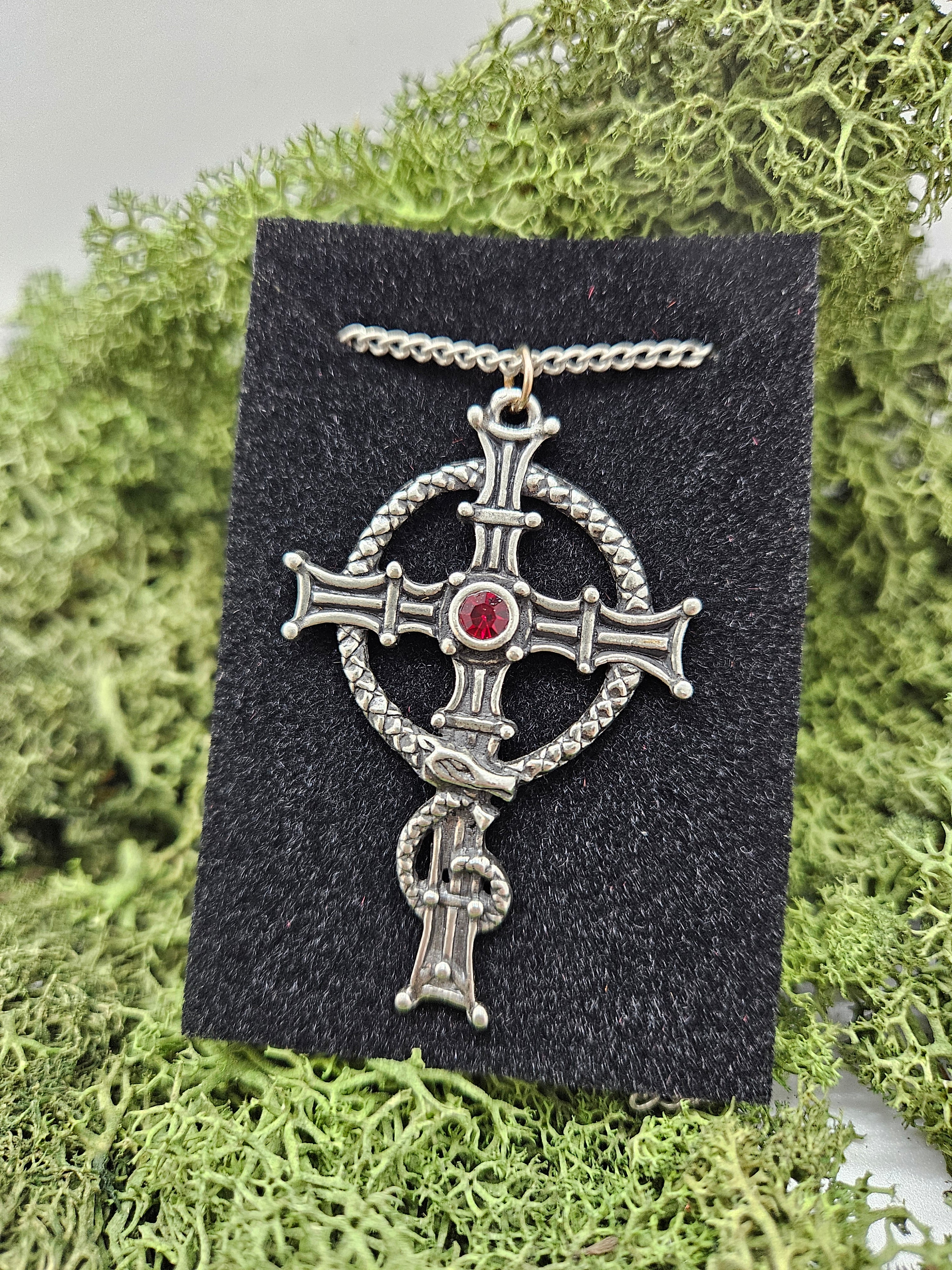 Kors med Lock Ness - Anheng Celtic Sorcery