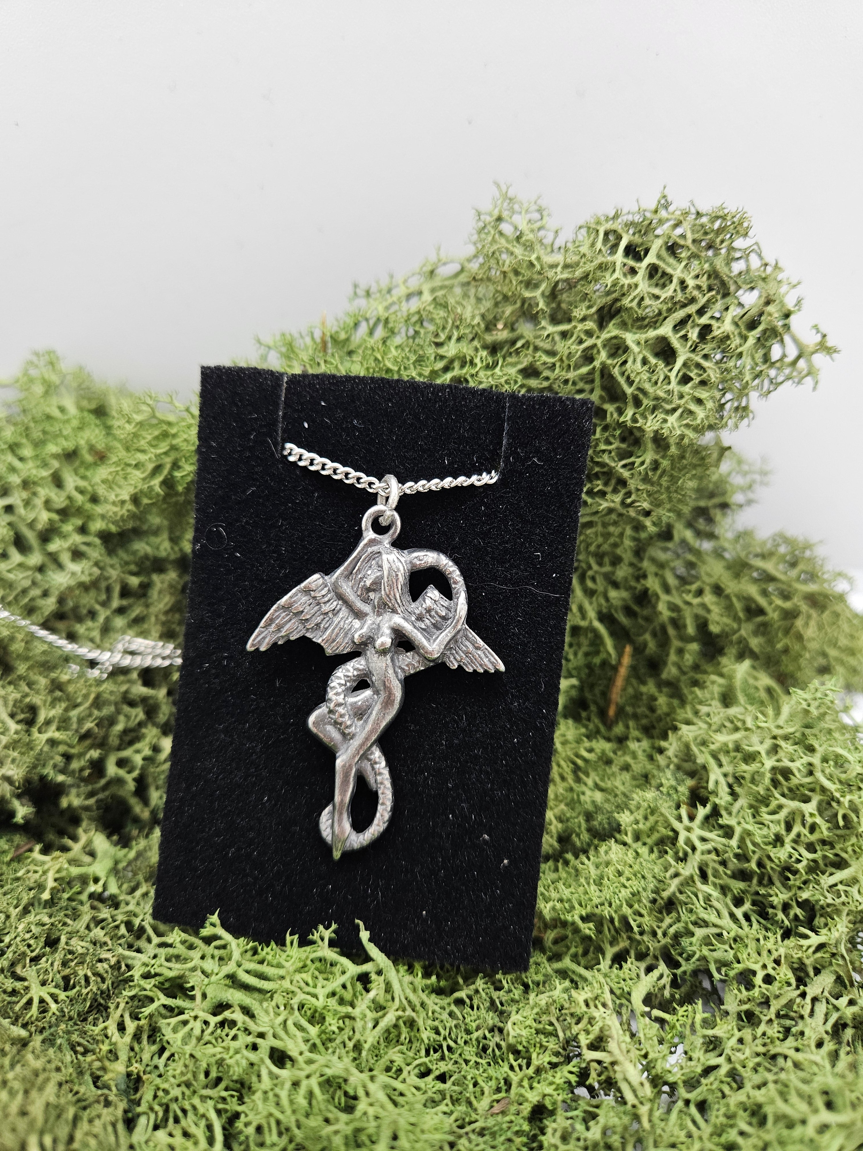 Eva og feminin energi - Anheng Celtic Sorcery