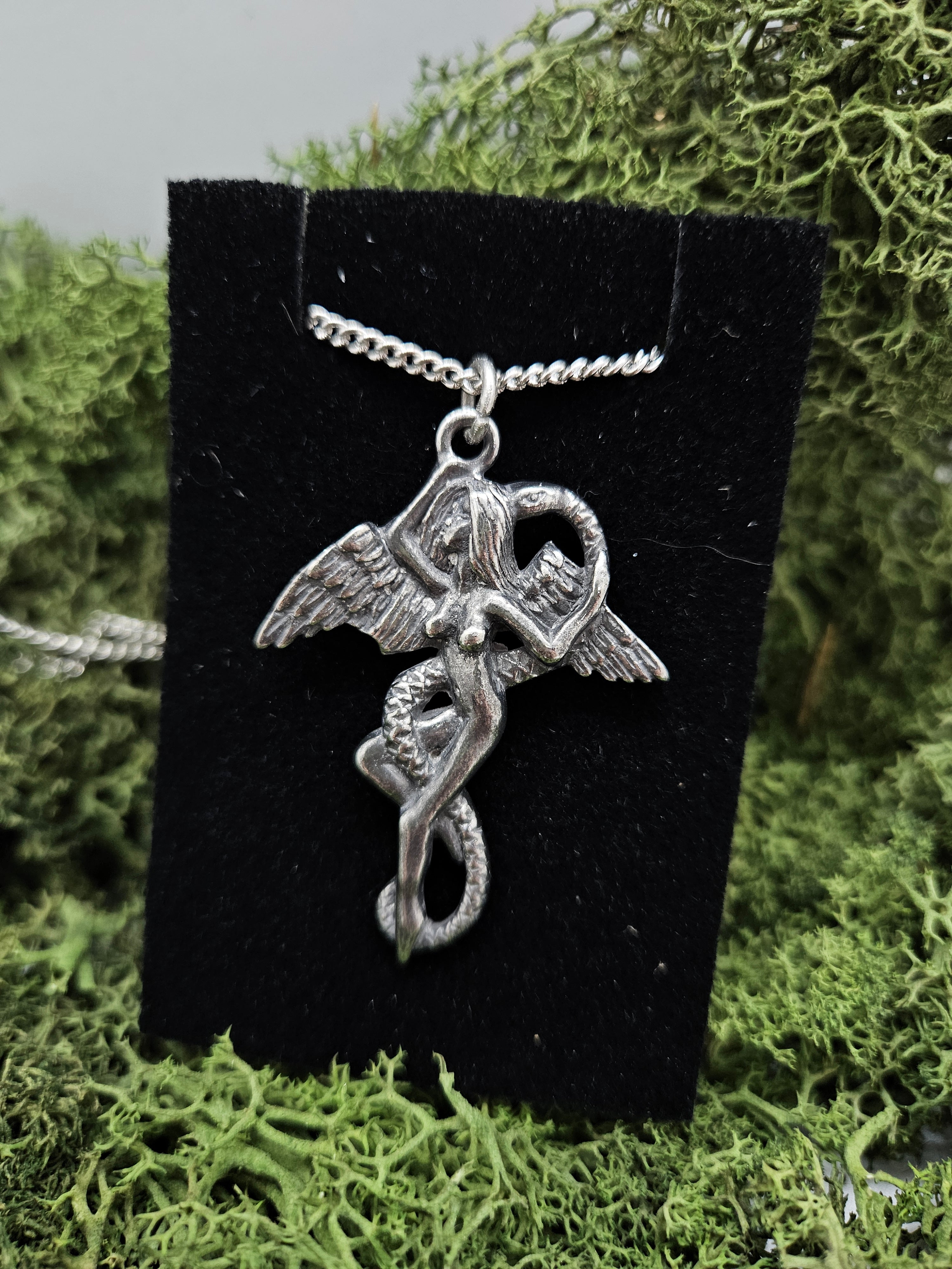 Eva og feminin energi - Anheng Celtic Sorcery