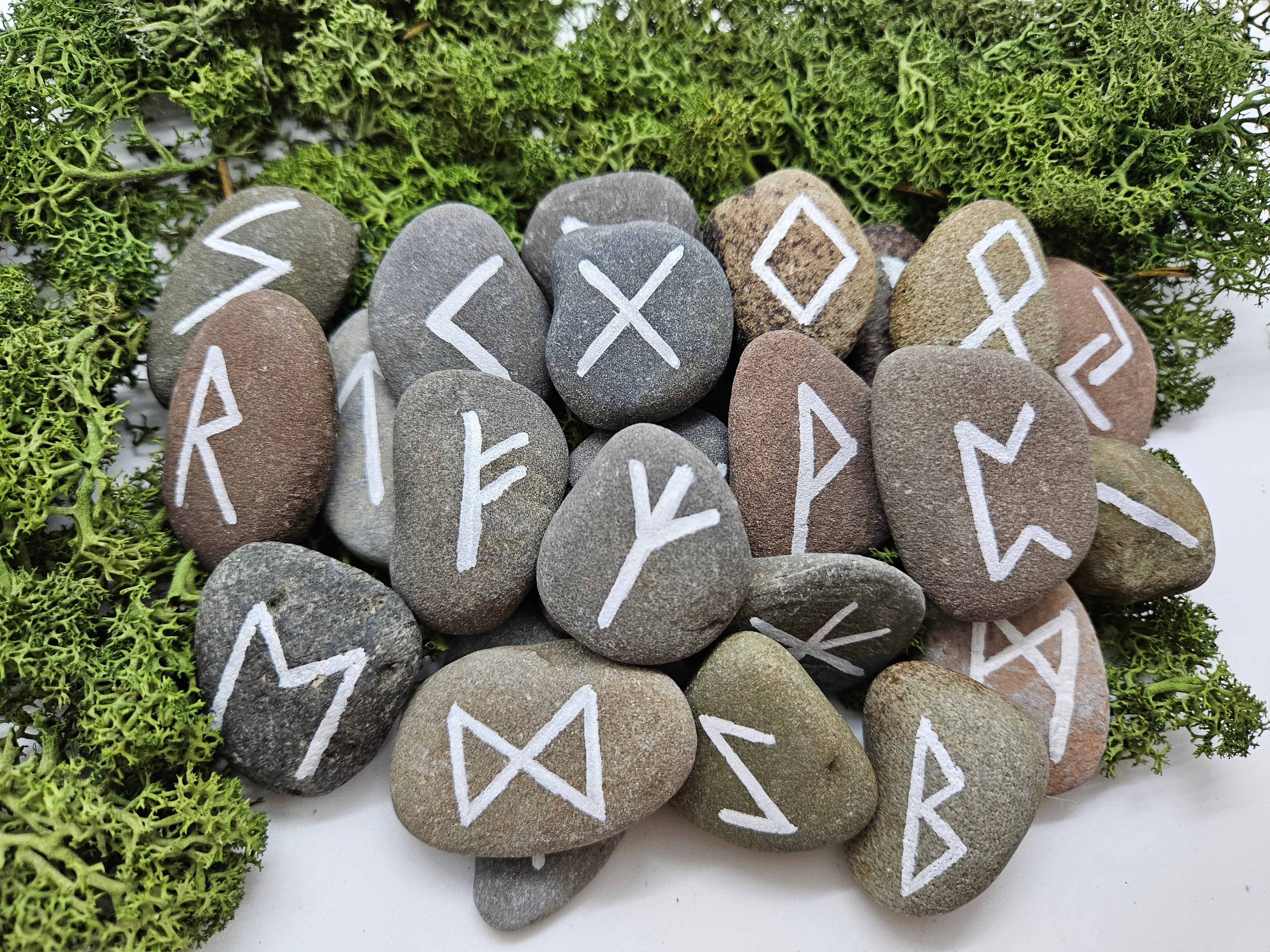 Runesett - Hvit Mini