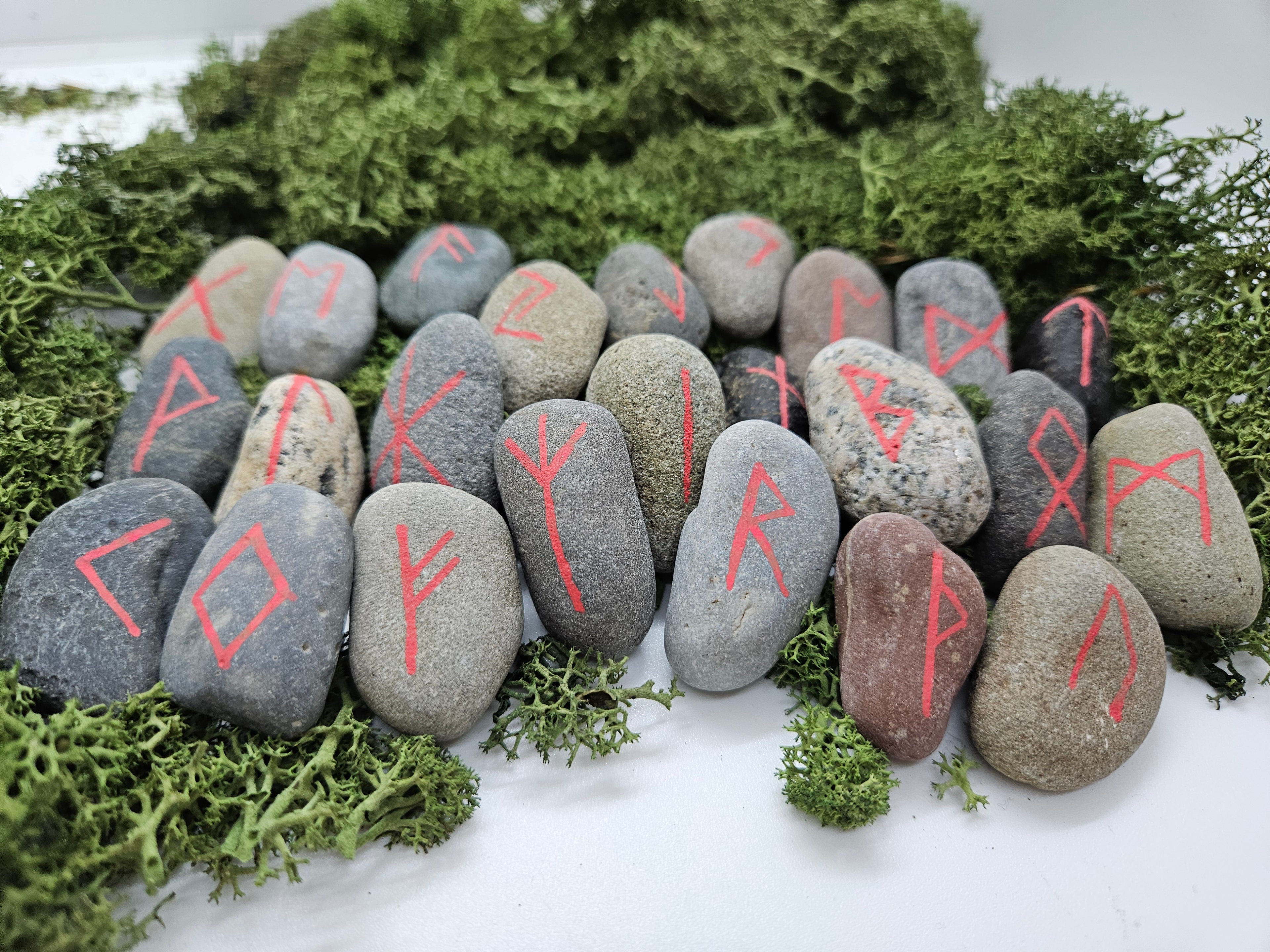 Runesett - Rød Medium