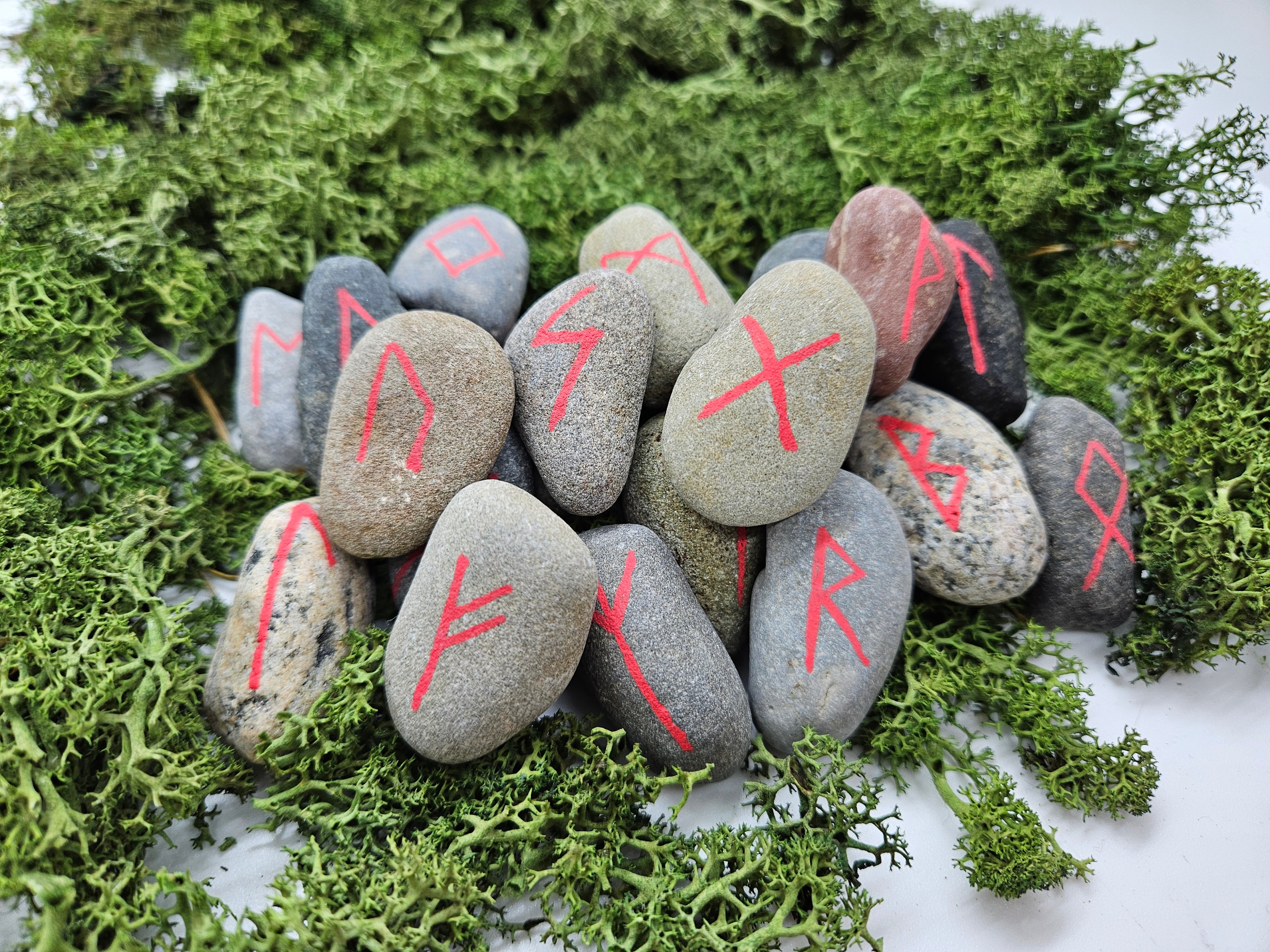 Runesett - Rød Medium