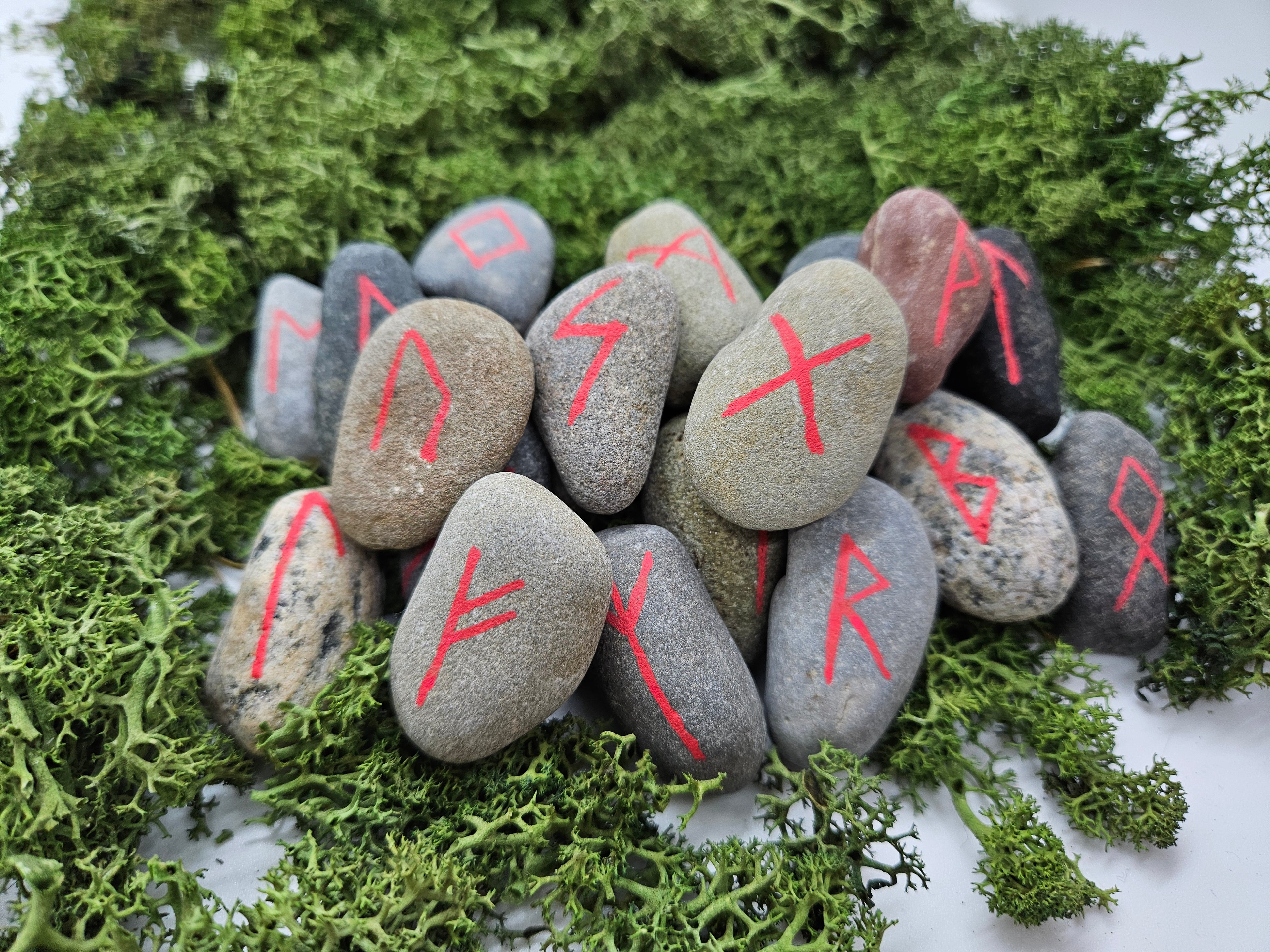 Runesett - Rød Medium